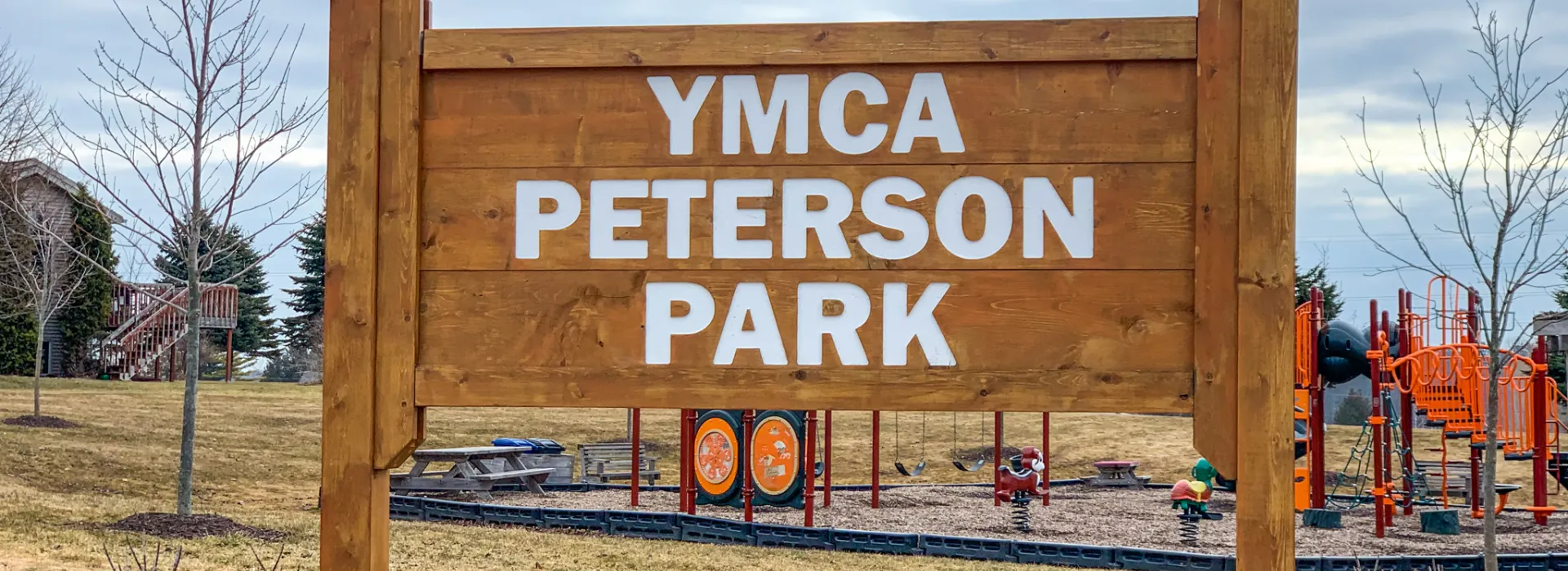 Entrance to Peterson Park and Sign